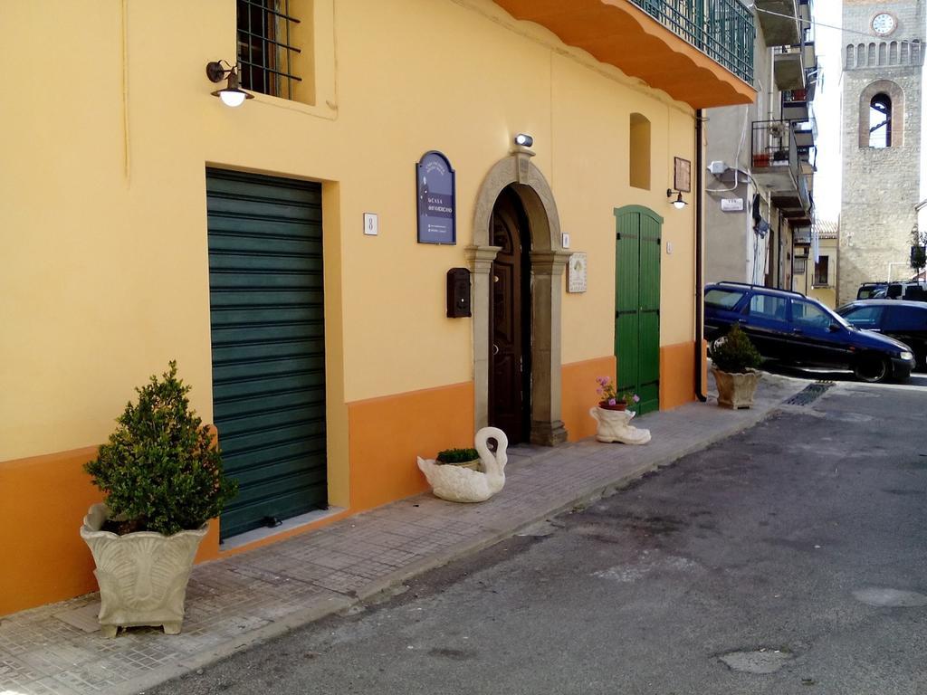 La Casa Dellamericano - Casa D'Epoca Anni '30 Aliano Extérieur photo